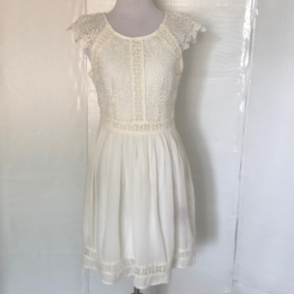 HOLLISTER EMBROIDERED DRESS. - Picture 3 of 8